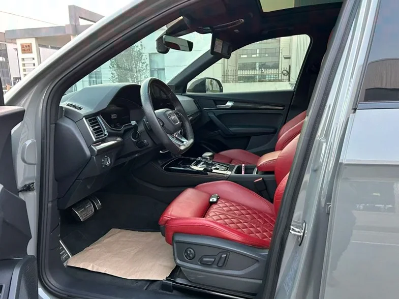 奥迪SQ5 后面外观三