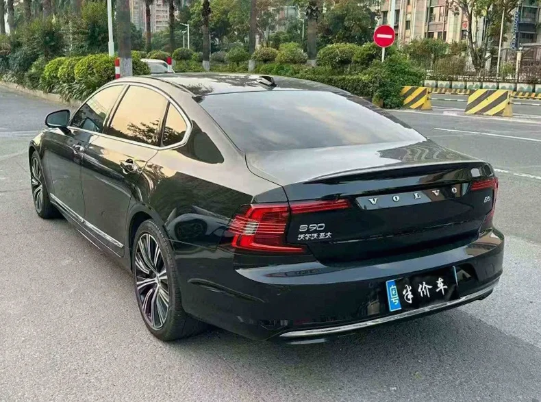 沃尔沃S90 后面外观三