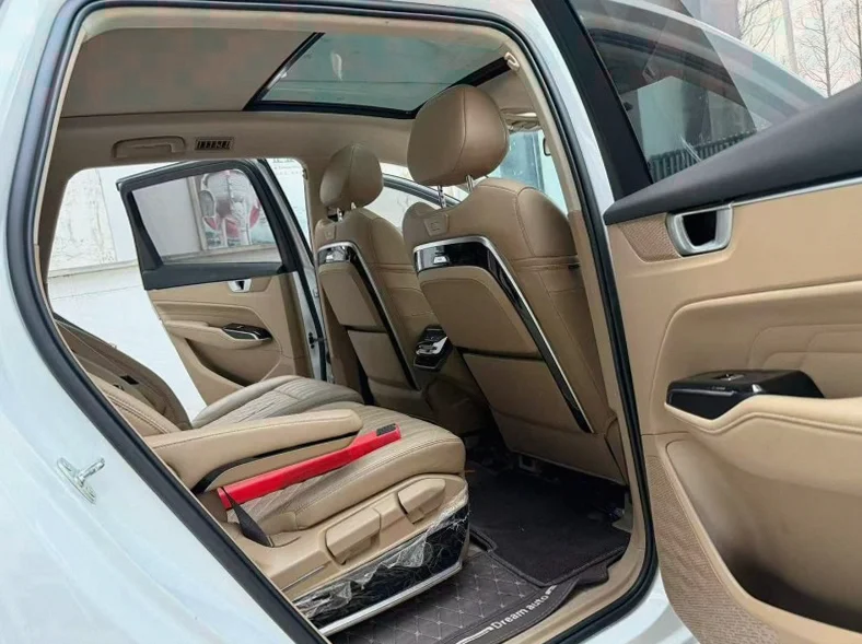 五菱汽车凯捷 内饰前排