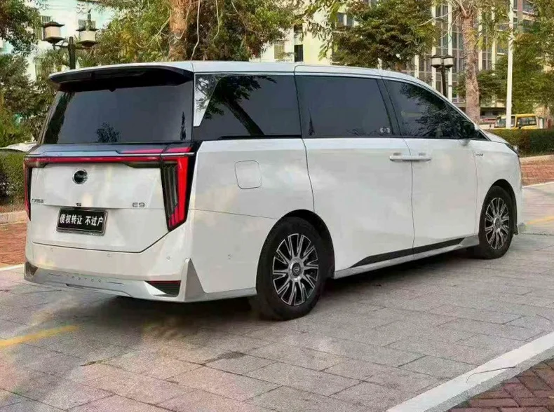 传祺E9 内饰前排