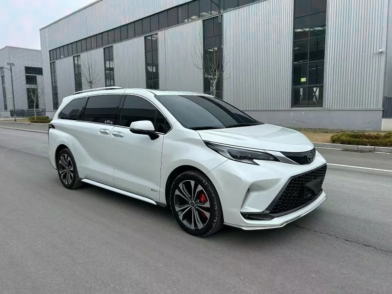 丰田格瑞维亚 正面外观二