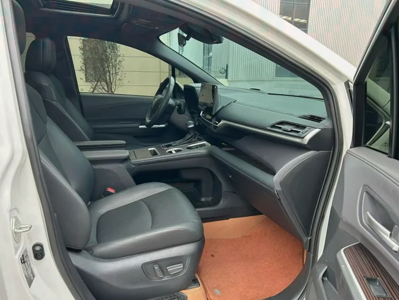 丰田格瑞维亚 后面外观二