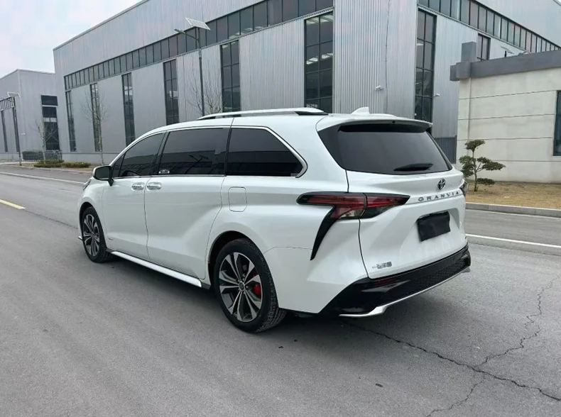 丰田格瑞维亚 内饰前排