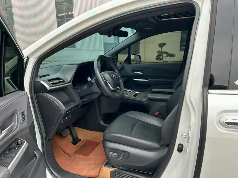 丰田格瑞维亚 后面外观三