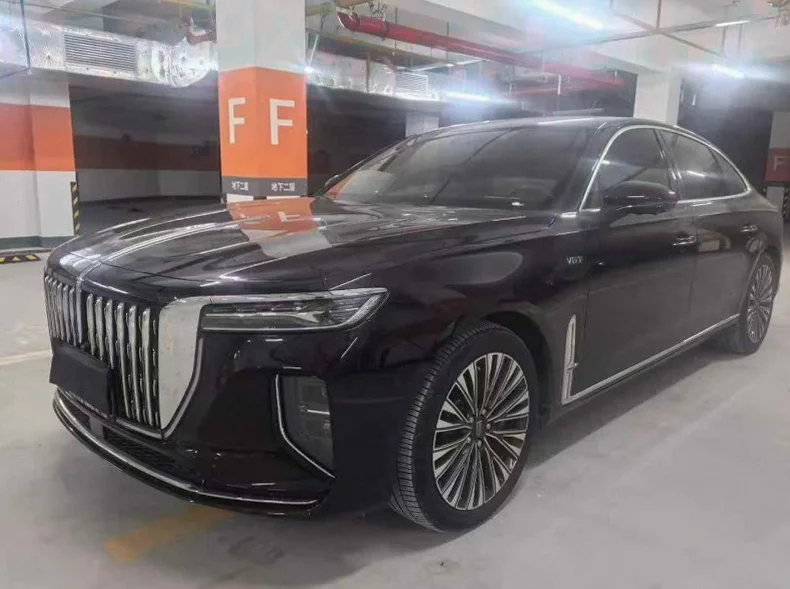 红旗H9 正面外观三