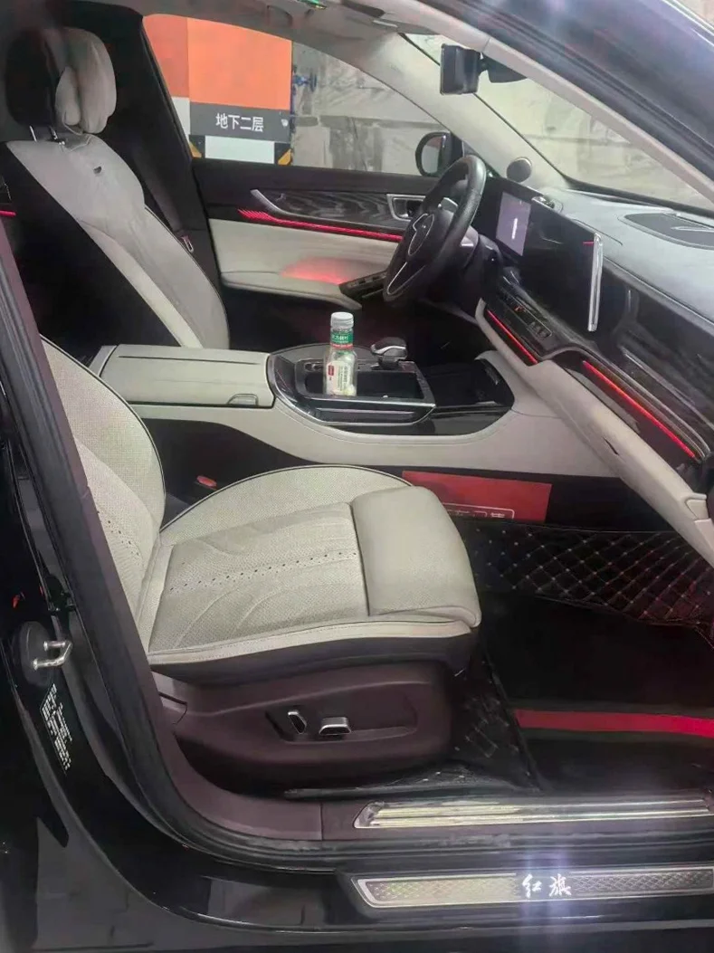 红旗H9 后面外观三