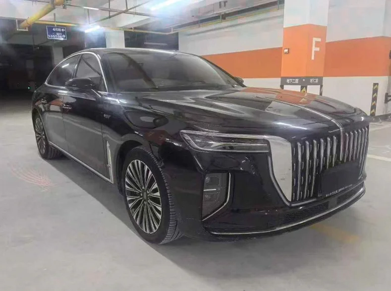 红旗H9 正面外观二