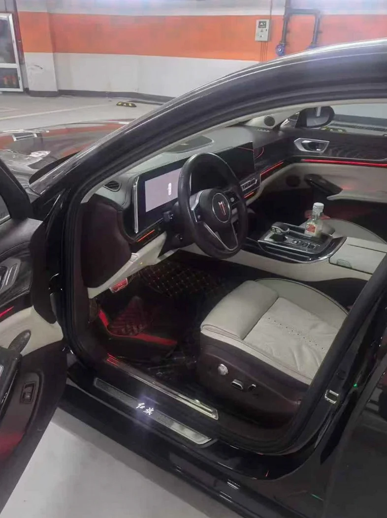 红旗H9 后面外观一