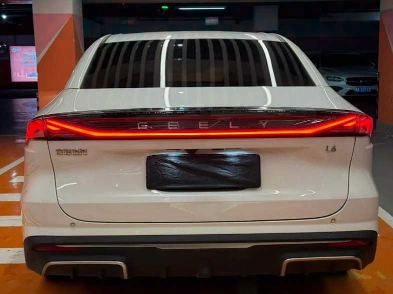 吉利银河 内饰前排