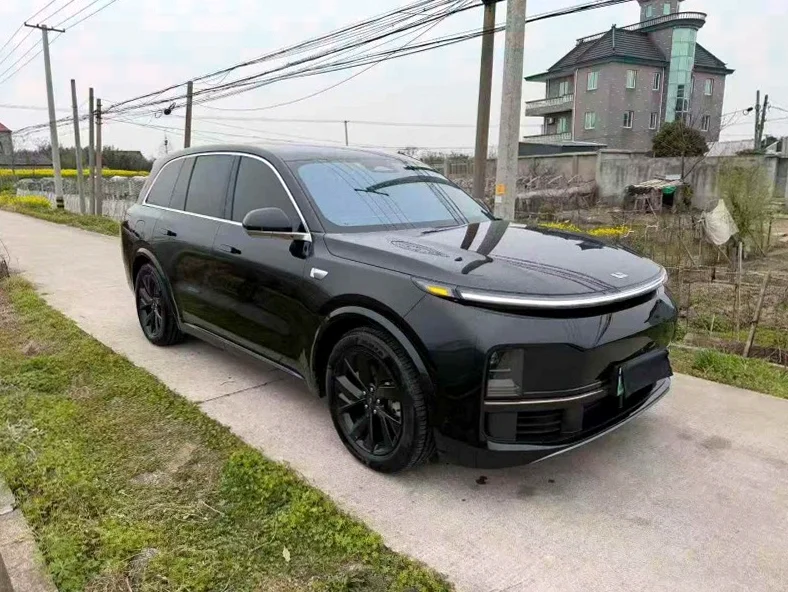 理想L8 正面外观二