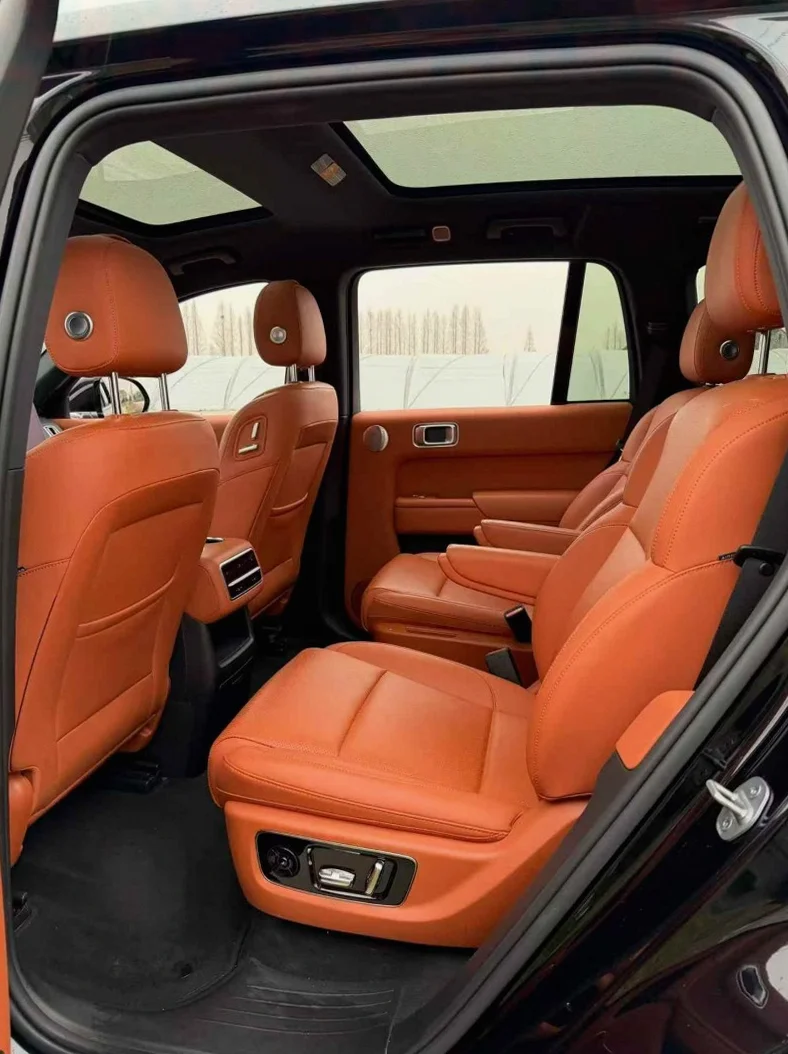 理想L8 后面外观二