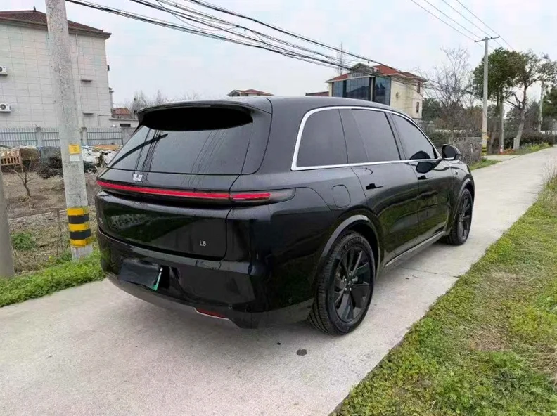 理想L8 内饰后排