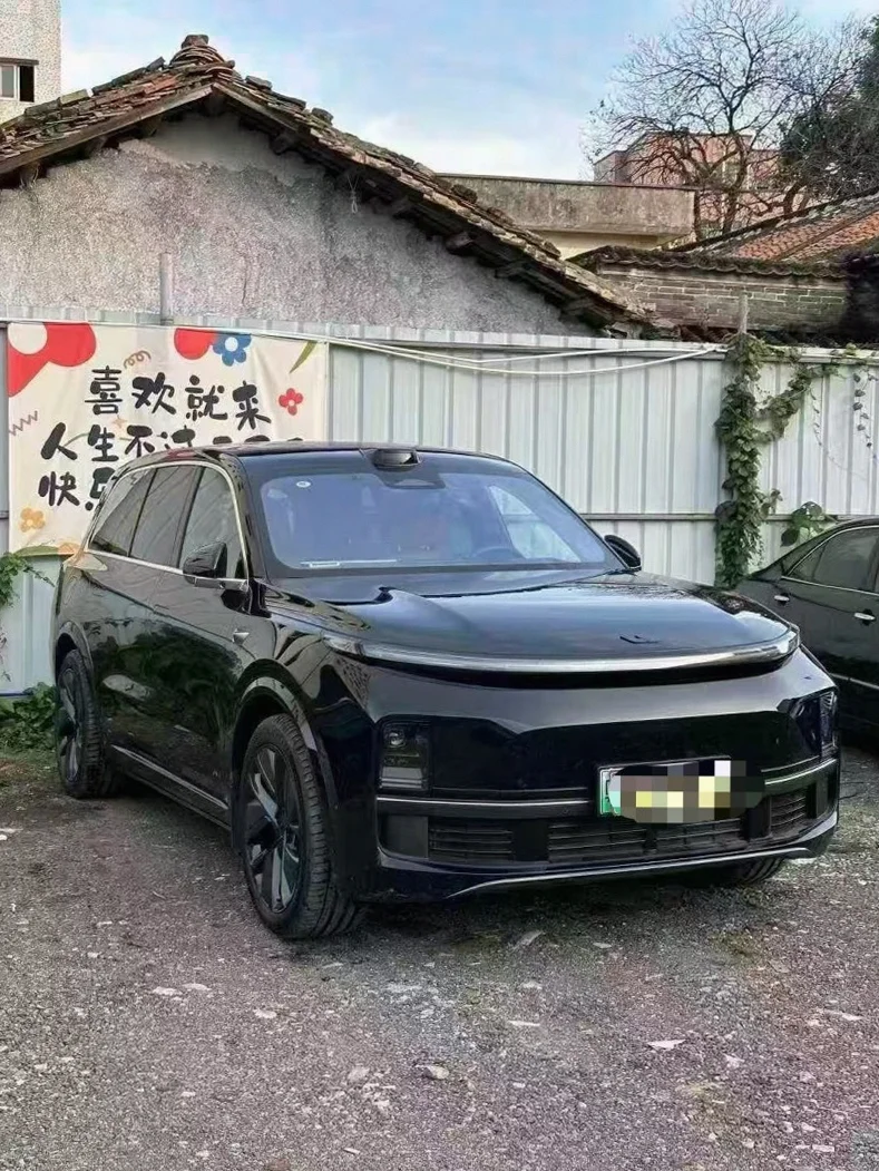 理想L9 正面外观二