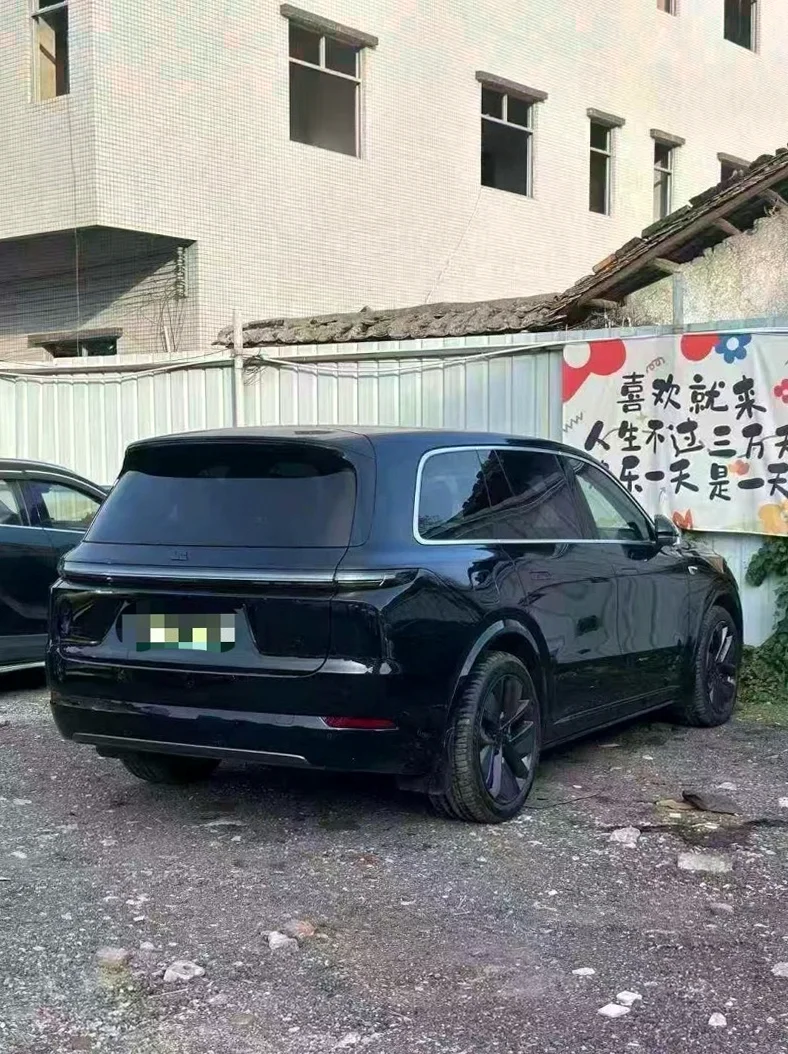 理想L9 内饰前排