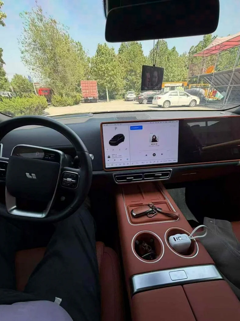 理想L9 后面外观三