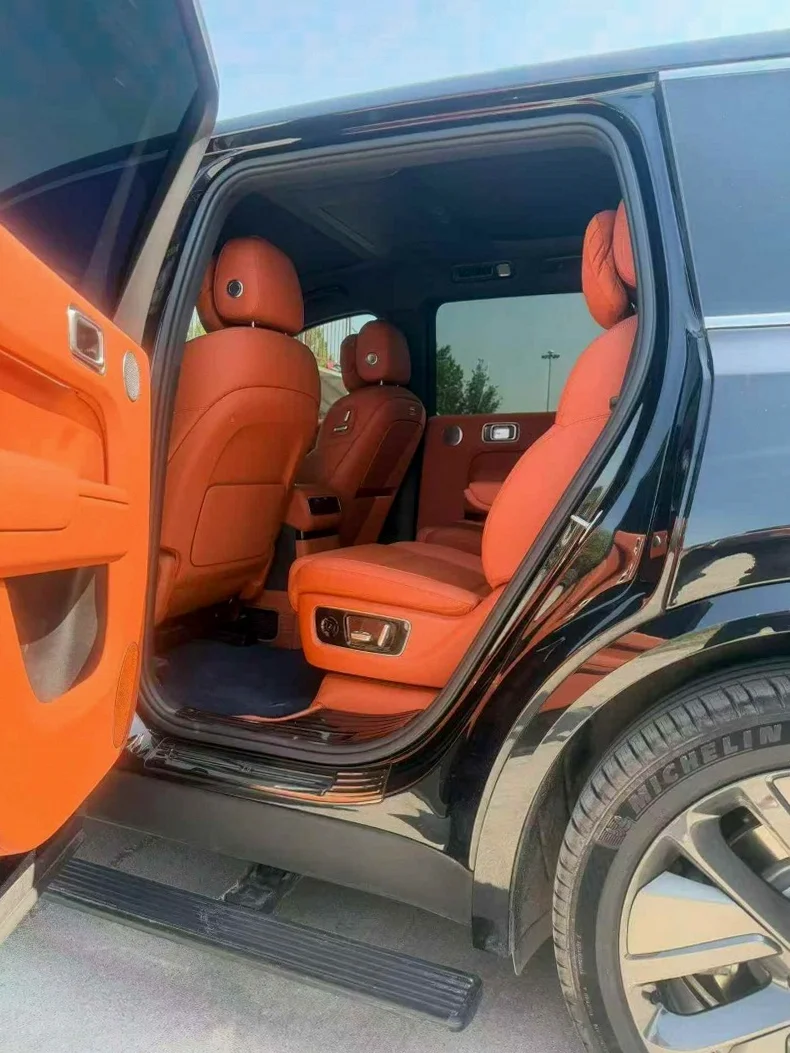 理想L9 后面外观一