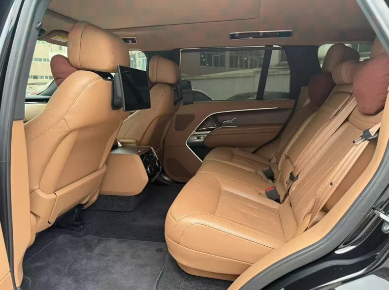 路虎揽胜行政 后面外观一