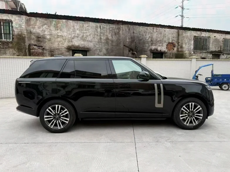 路虎揽胜行政 内饰后排