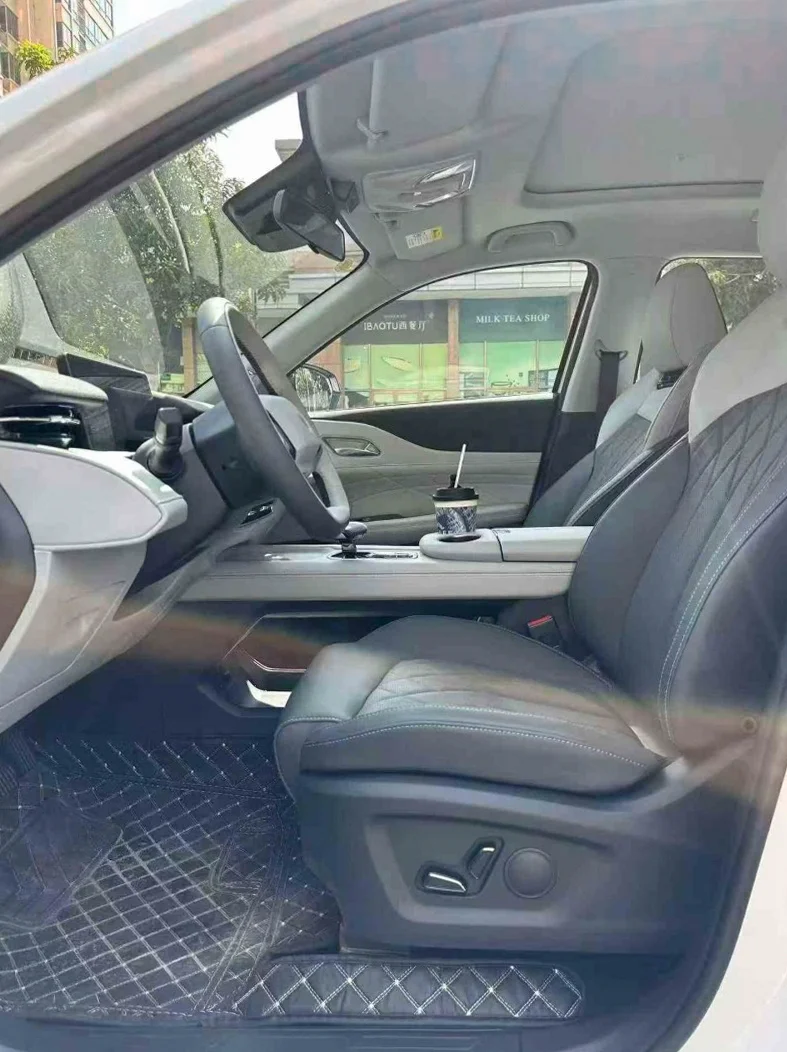 长安汽车UNI 后面外观二