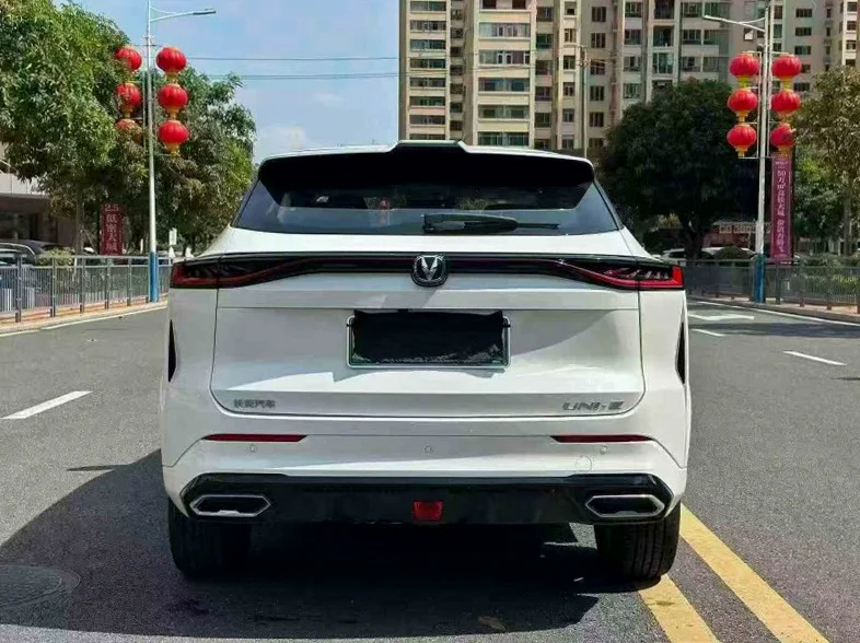 长安汽车UNI 驾驶室