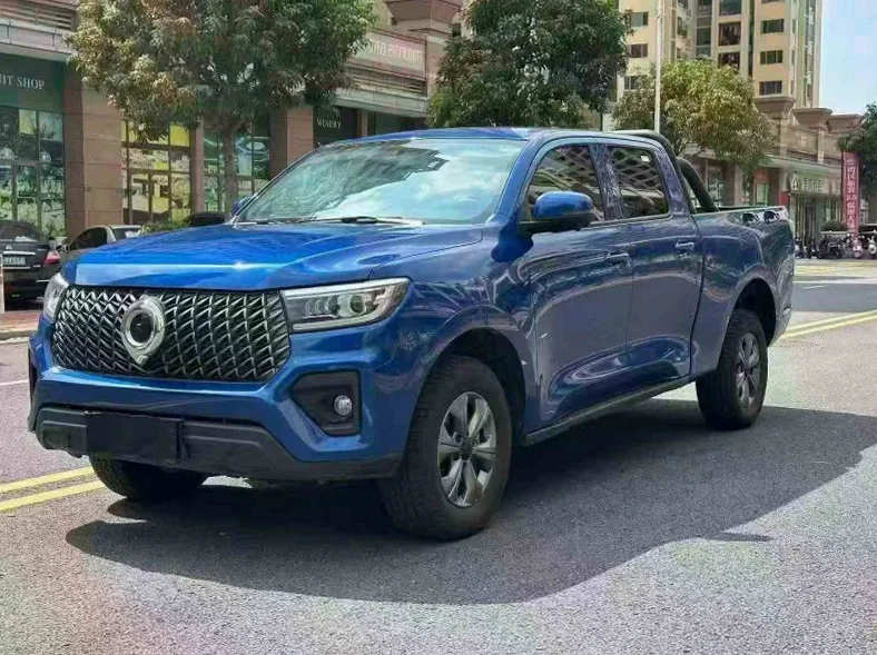 长城汽车炮 正面外观二