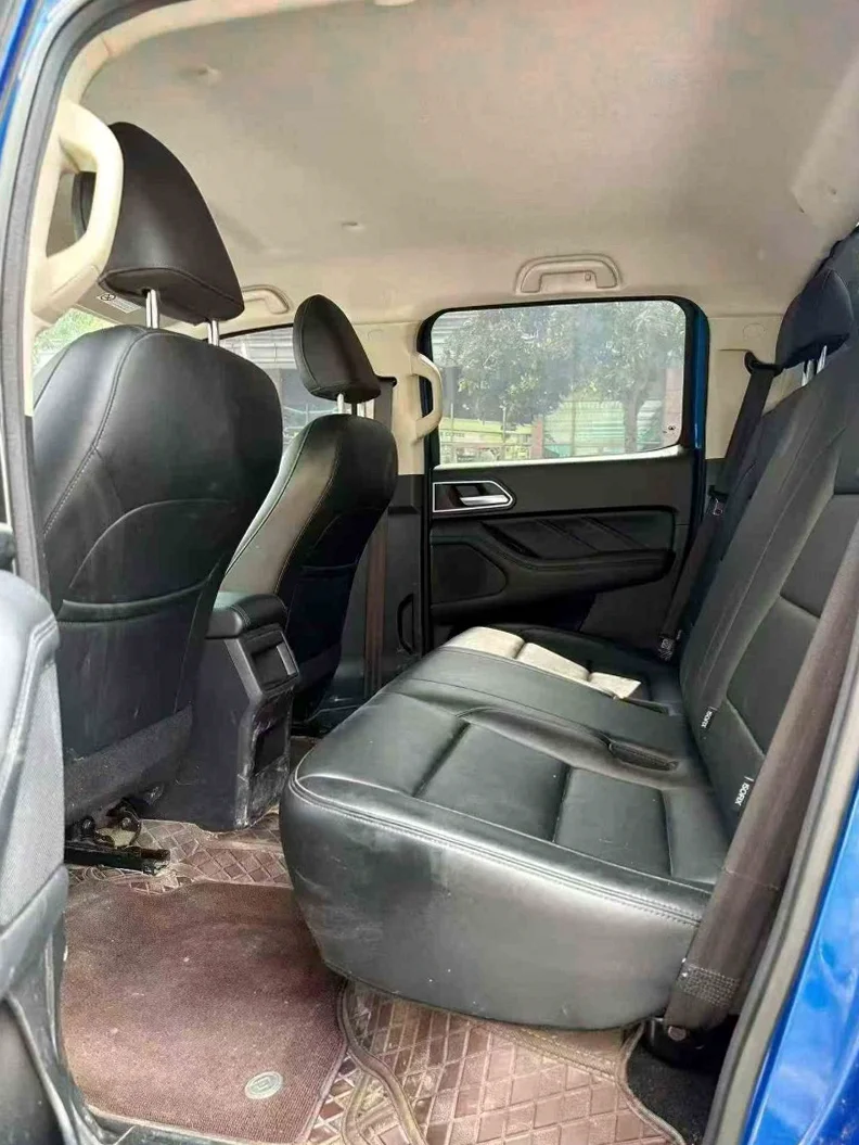 长城汽车炮 后面外观三