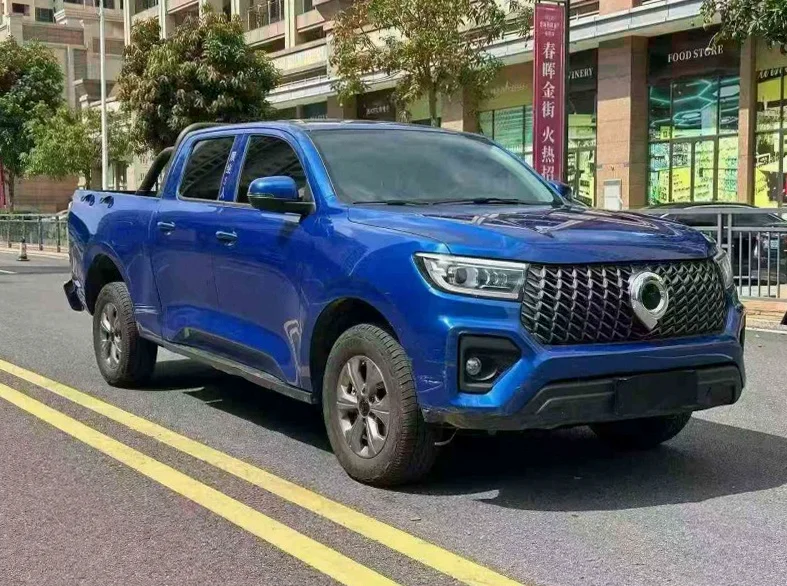 长城汽车炮 正面外观三