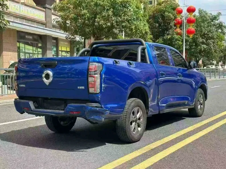 长城汽车炮 内饰前排