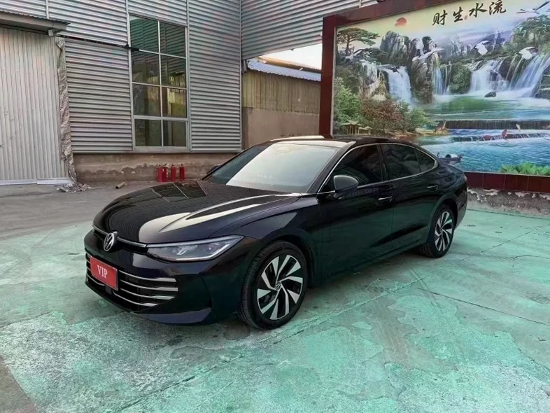 大众帕萨特 正面外观二