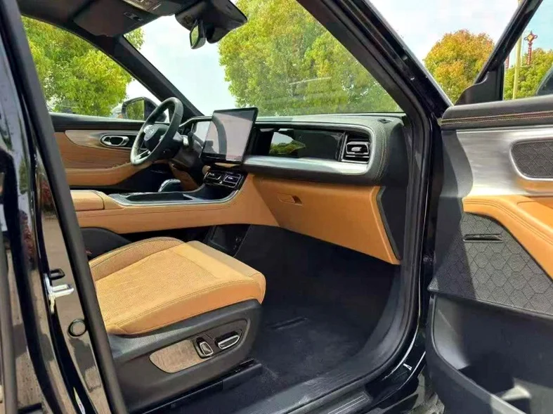 传祺GS8 后面外观三