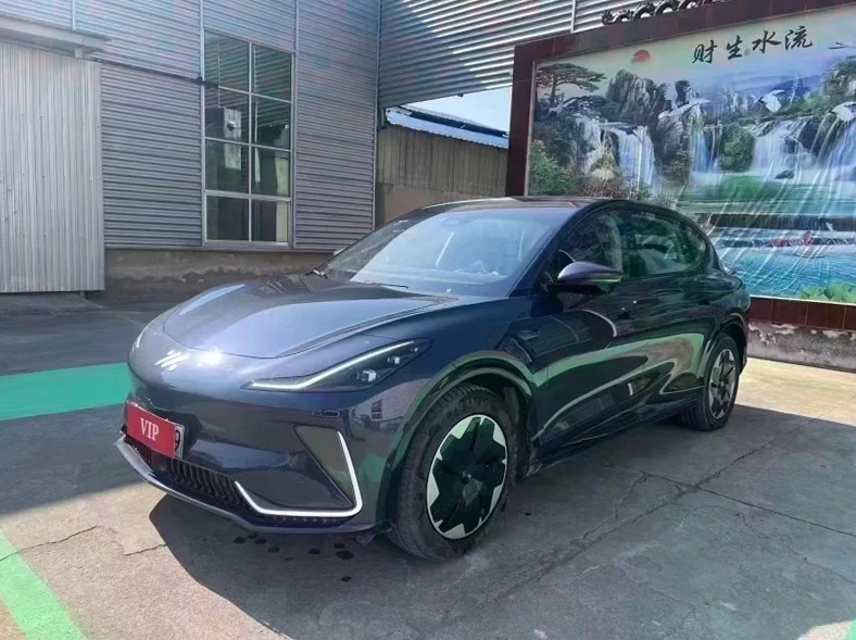 智己LS7 正面外观二