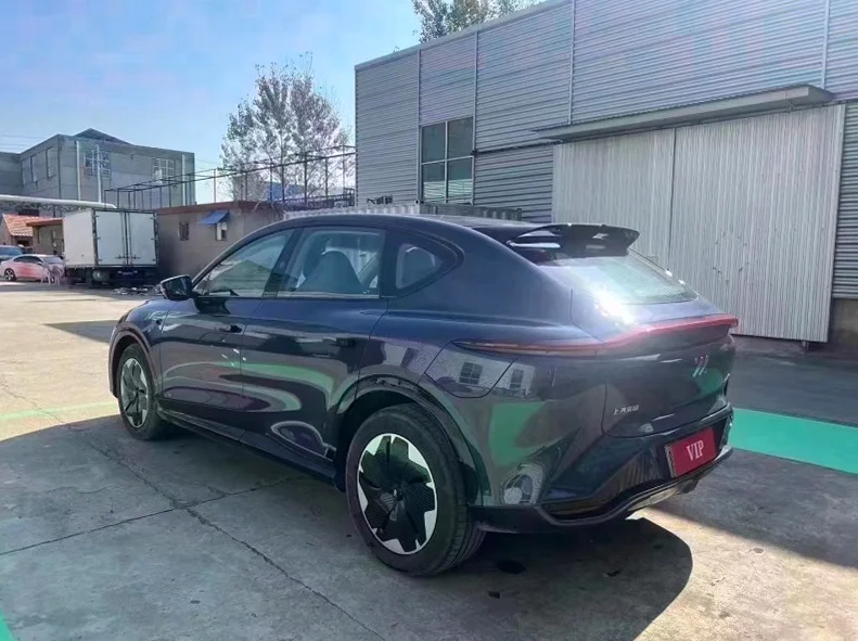 智己LS7 后面外观三