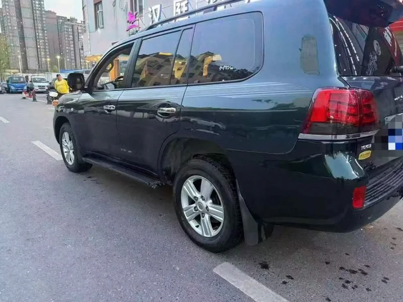 丰田兰德酷路泽 内饰前排