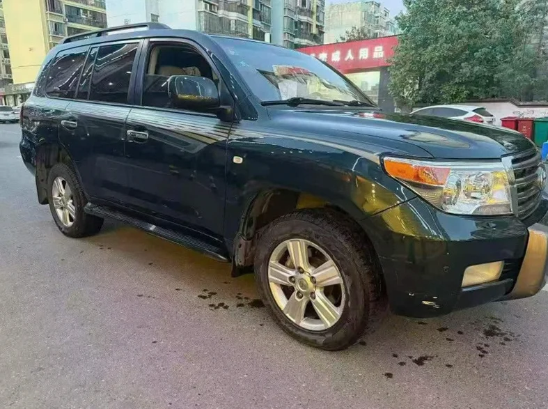 丰田兰德酷路泽 正面外观三