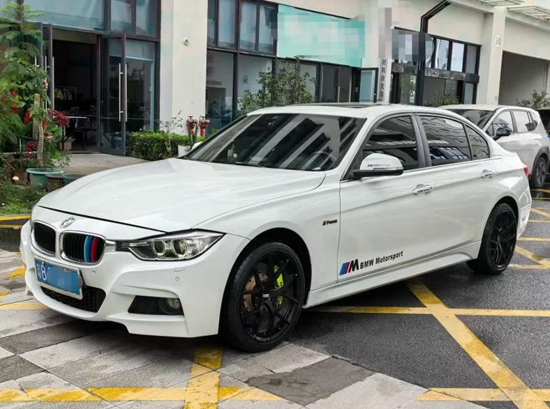 宝马3系 后面外观三