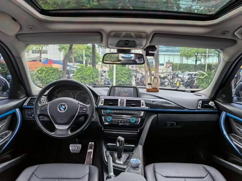 宝马3系 正面外观三