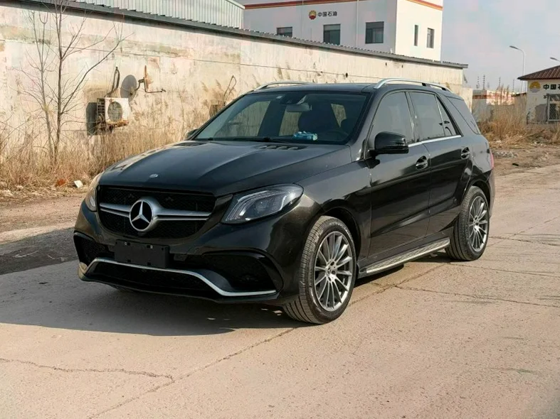 奔驰ML 正面外观三