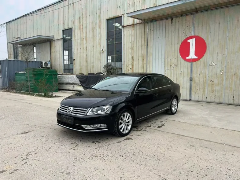 大众迈腾 正面外观二