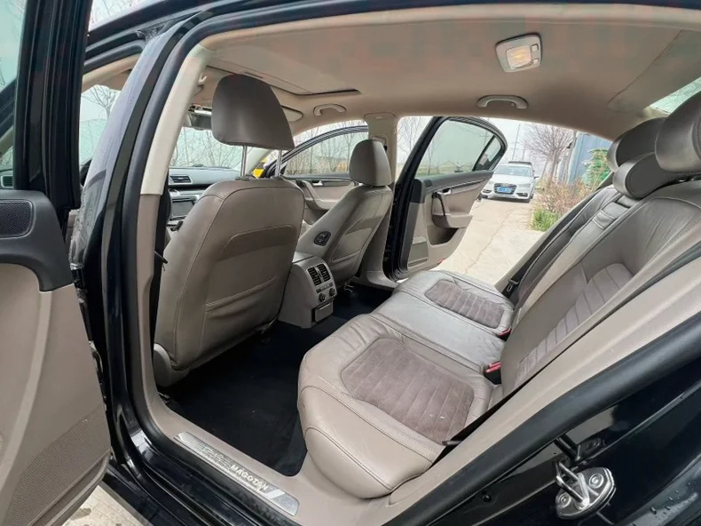 大众迈腾 后面外观三