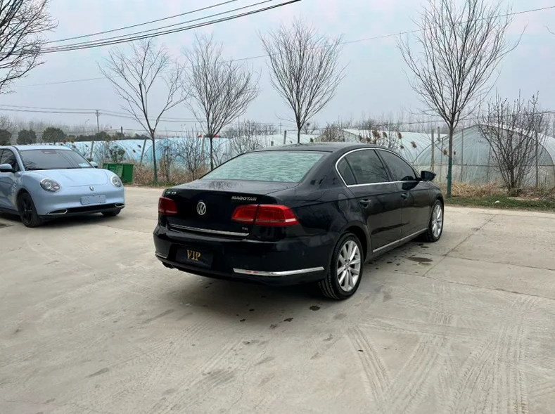 大众迈腾 后面外观一