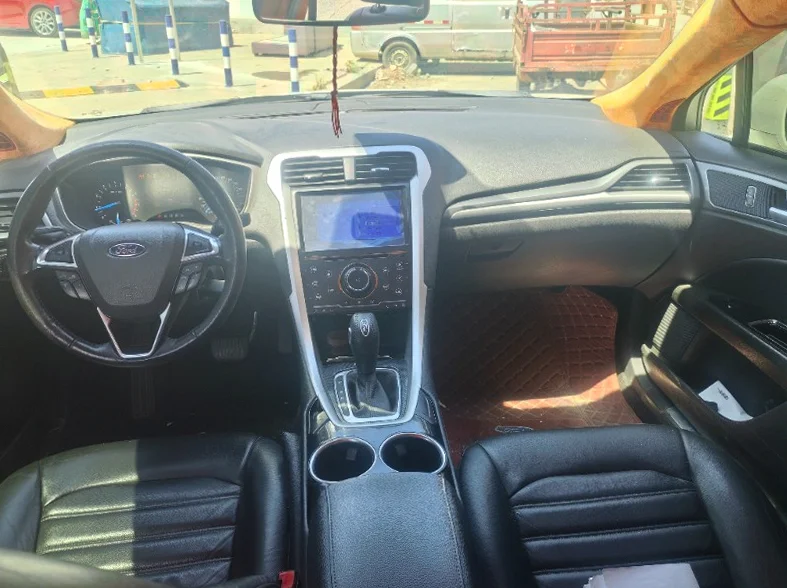 福特蒙迪欧 正面外观三