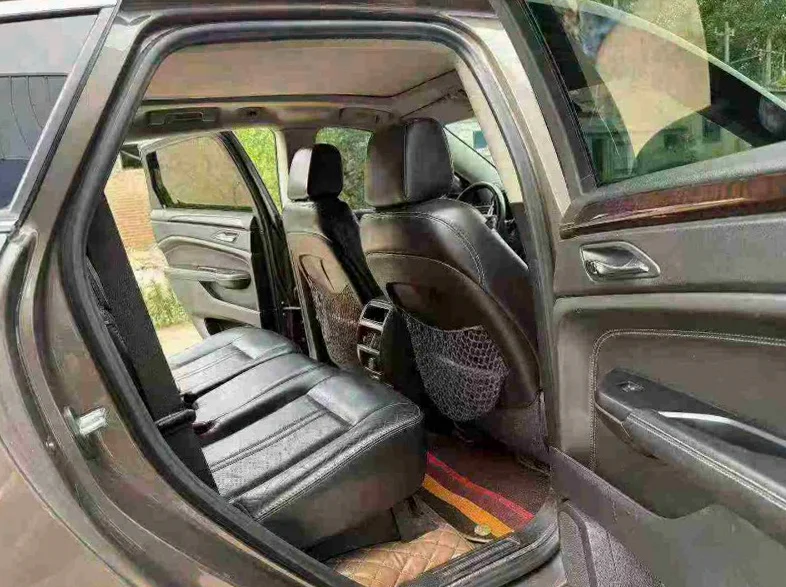 凯迪拉克SRX 内饰前排