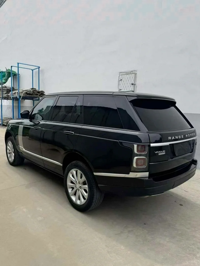 路虎揽胜行政 内饰后排