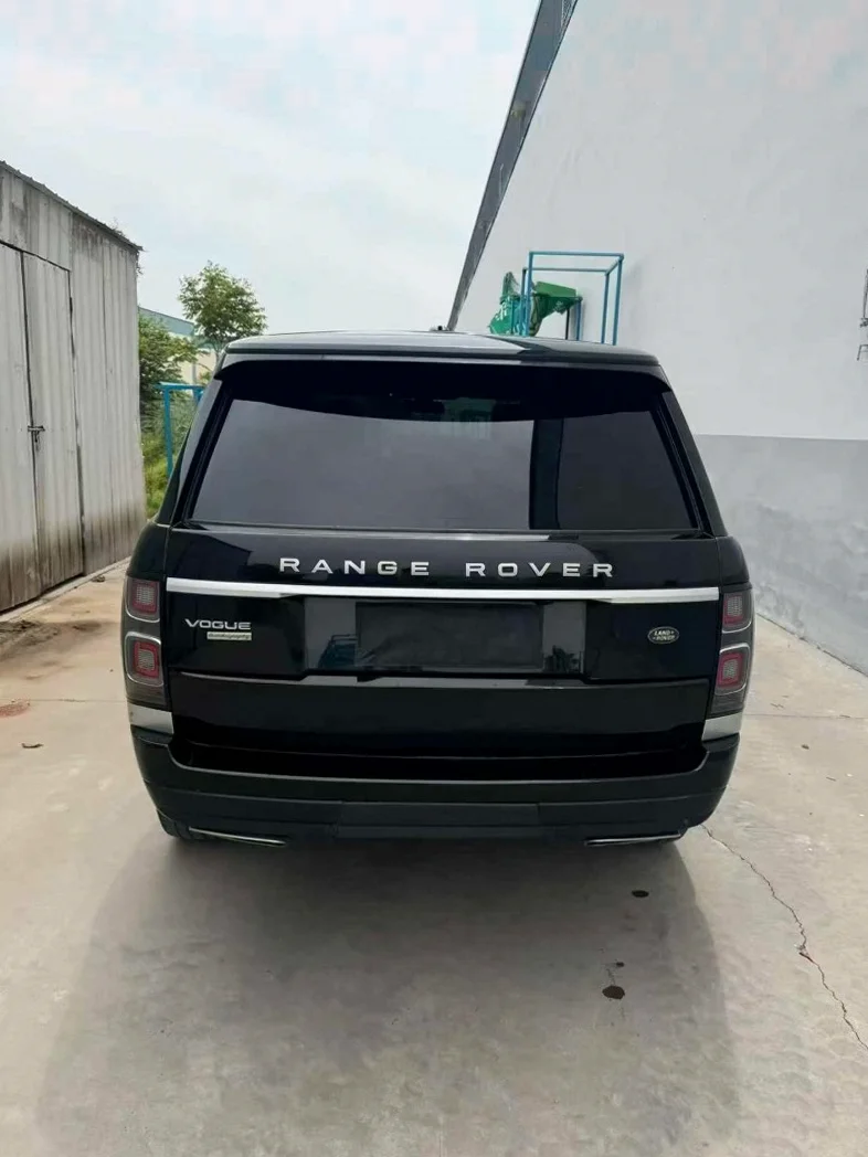 路虎揽胜行政 驾驶室