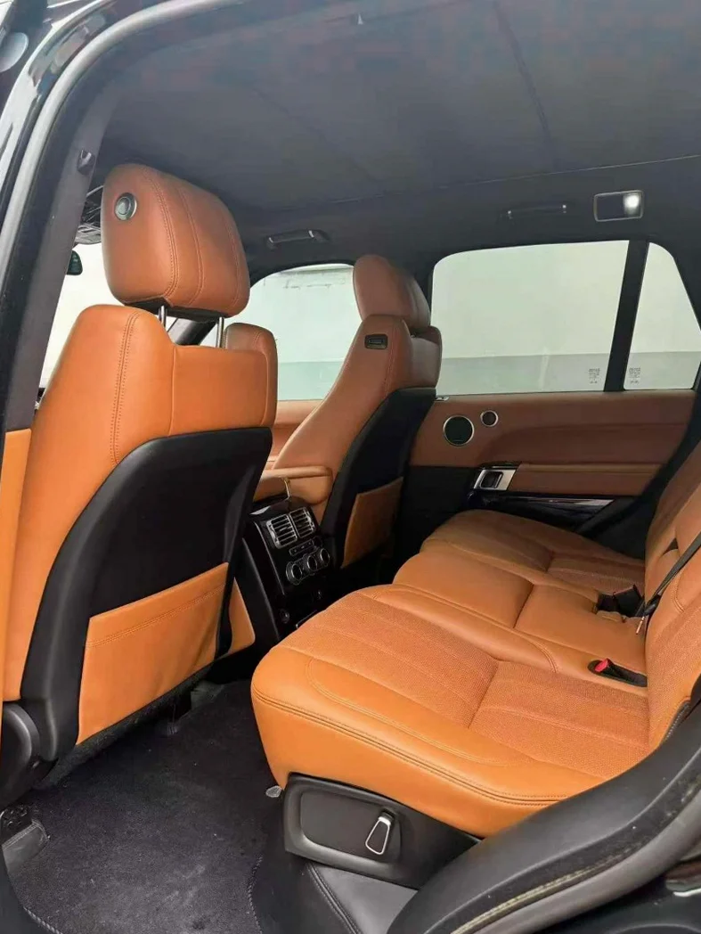 路虎揽胜行政 内饰前排