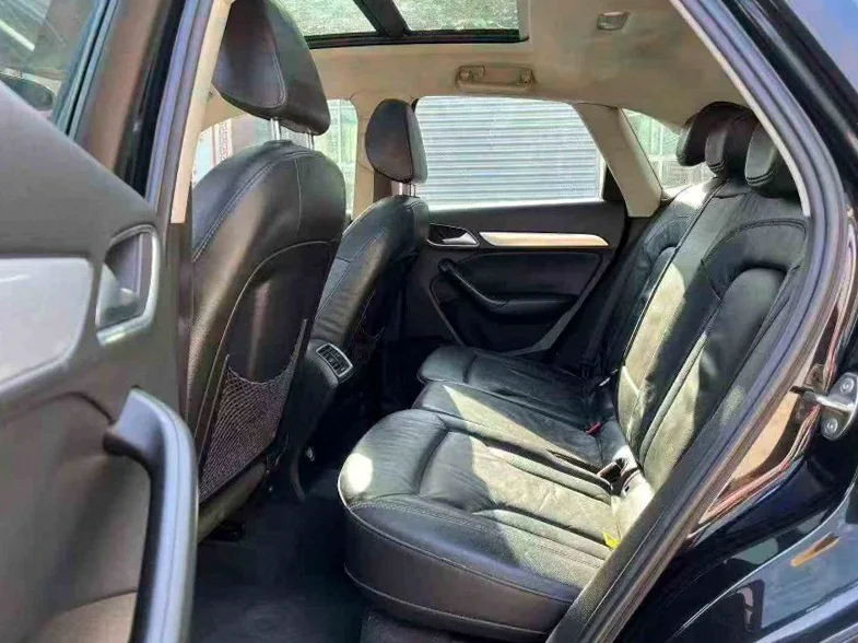 奥迪Q3 后面外观一