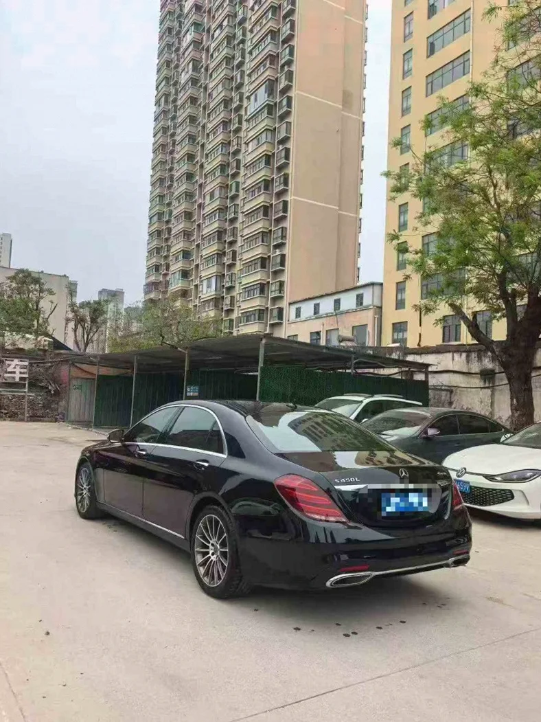 奔驰S 内饰前排