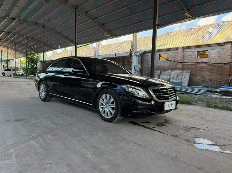 奔驰S 正面外观三