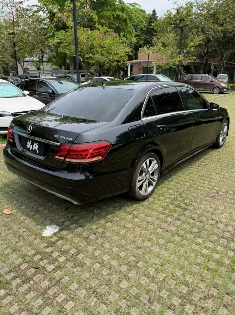 奔驰E 内饰前排