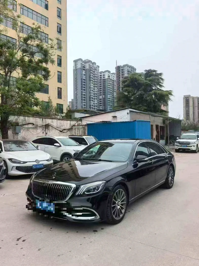 奔驰S 正面外观三